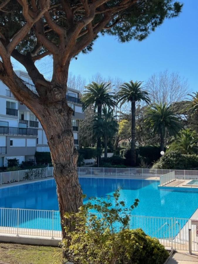 35M With Pool For Couple In Saint Tropez Apartamento Exterior foto